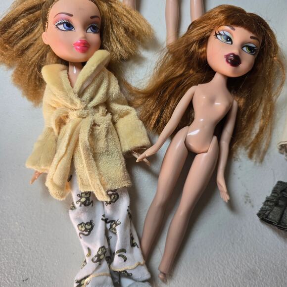 Bratz Meygan Doll Bundle - 4 Dolls Clothes Shoes Sleepover Strut It Xpress It - Picture 4 of 10